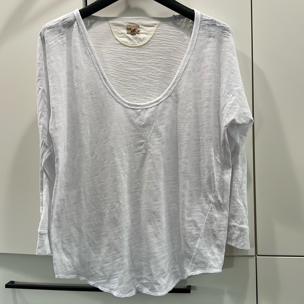 Aritzia Wilfred Free T-shirt size small